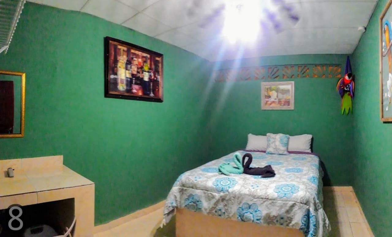 El Valle de Anton Windmill Hostal מראה חיצוני תמונה