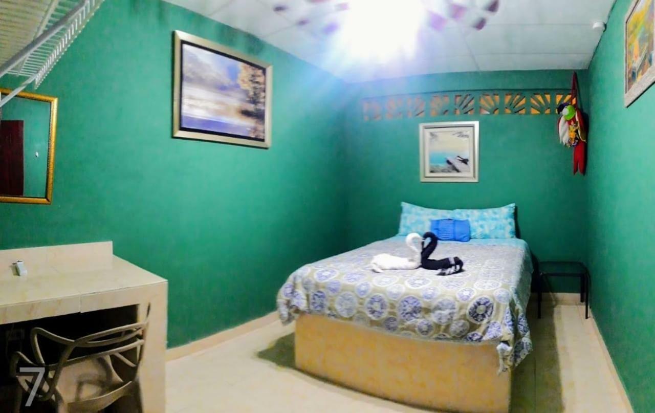 El Valle de Anton Windmill Hostal מראה חיצוני תמונה