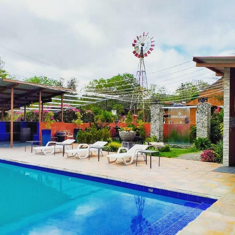 El Valle de Anton Windmill Hostal מראה חיצוני תמונה