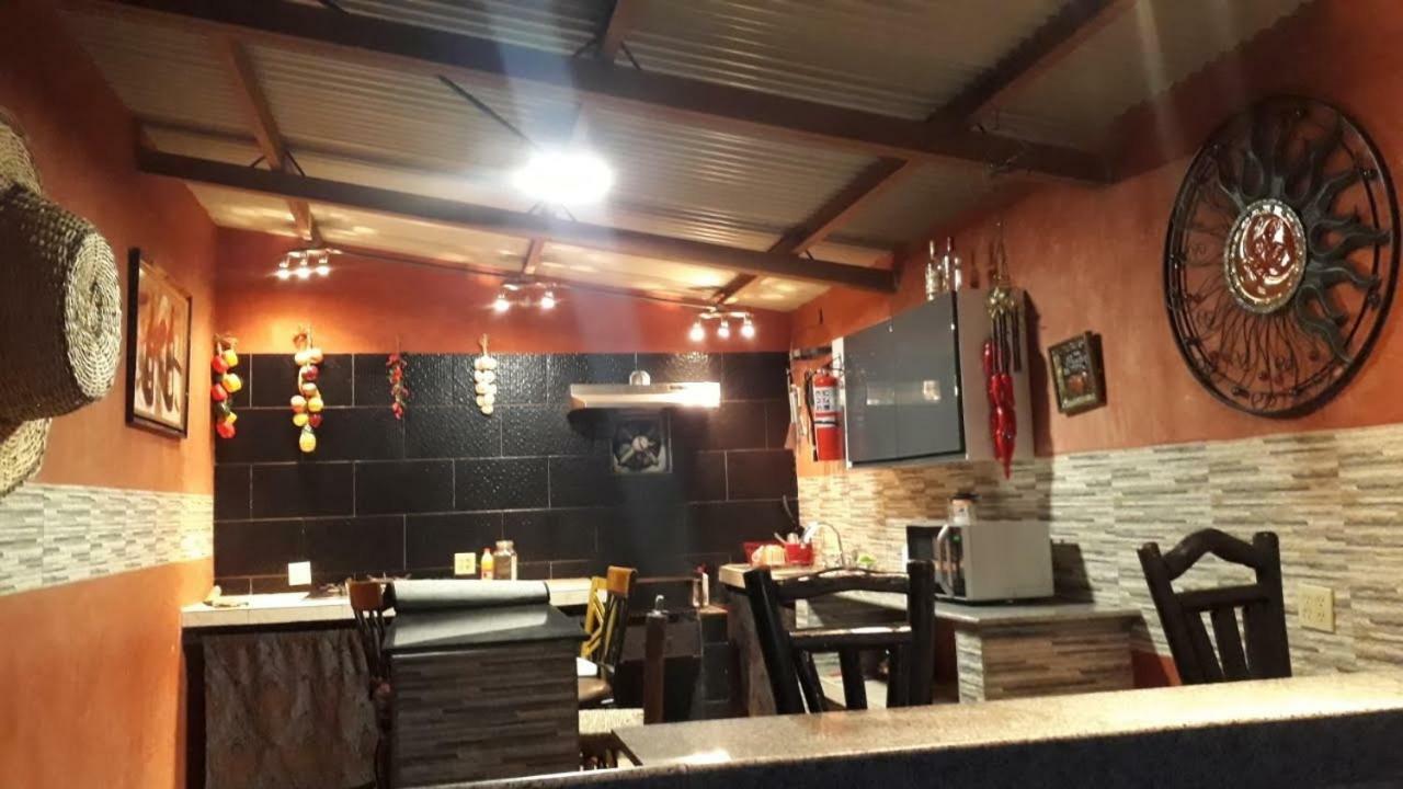 El Valle de Anton Windmill Hostal מראה חיצוני תמונה