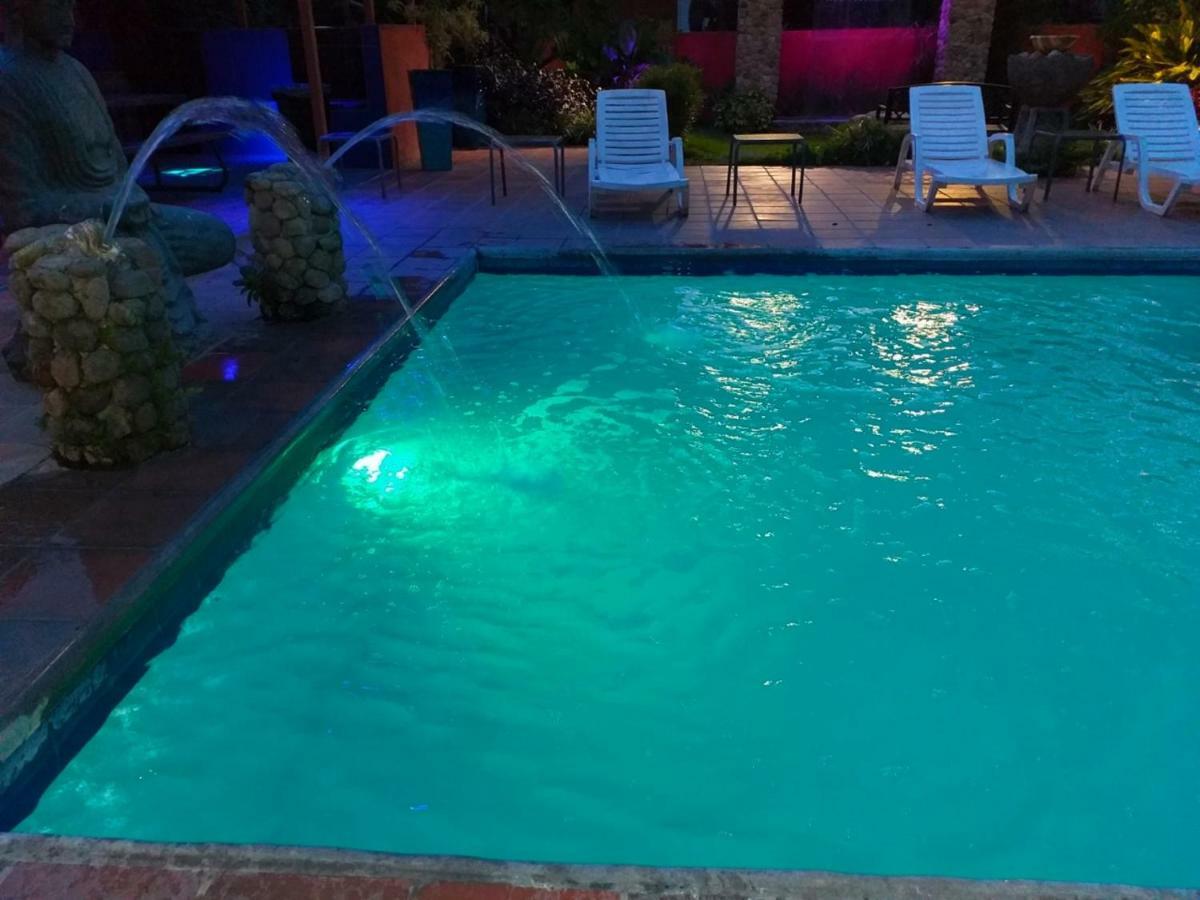 El Valle de Anton Windmill Hostal מראה חיצוני תמונה