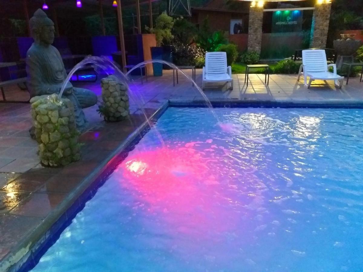 El Valle de Anton Windmill Hostal מראה חיצוני תמונה