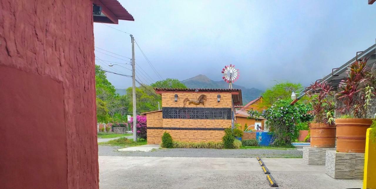 El Valle de Anton Windmill Hostal מראה חיצוני תמונה